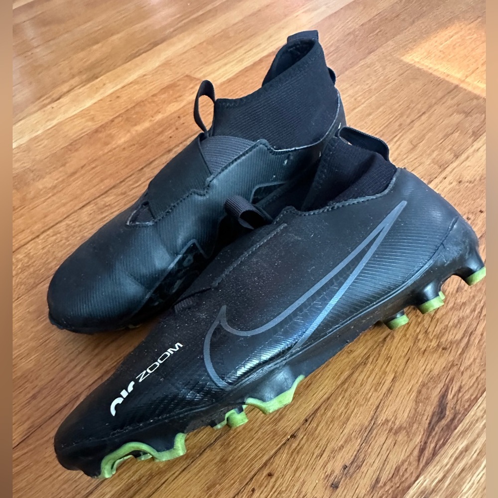 Nike Zoom Mercurial Superfly 9 Academy FG Laceless Cleats Youth 6Y / Men’s 6